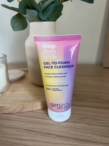 Gel to foam face cleanser action genzen