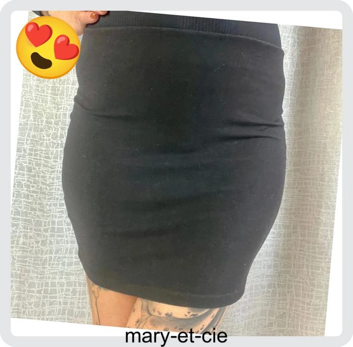 SOLDÉ - Mini jupe noire moulante taille 36 , taille élastique - H&M