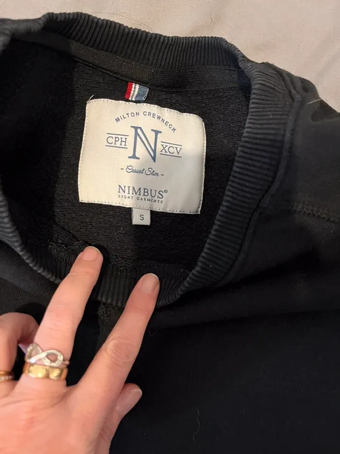 Pull noir taille S - photo numéro 3