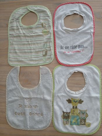 Lot de 4 bavoirs