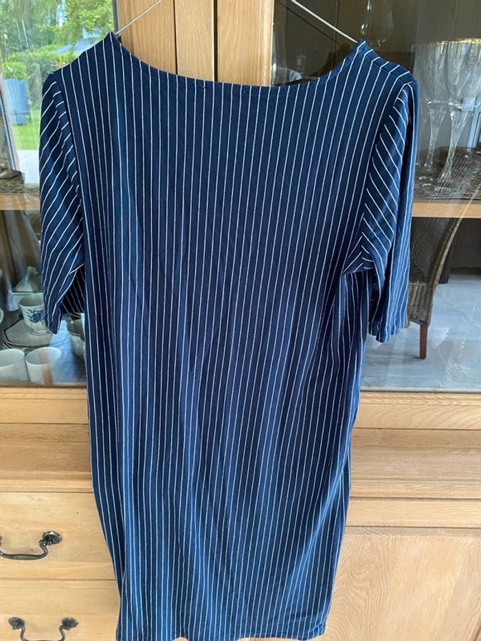 Robe bleue à rayures blanches - photo numéro 7