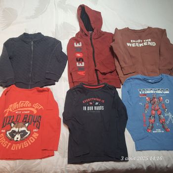 Lot hauts garçon 6 ans