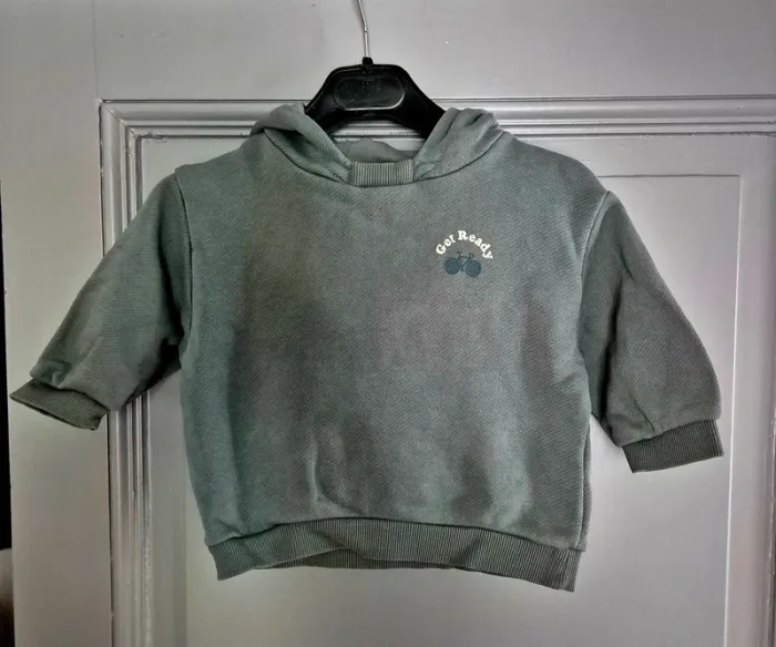 Sweat à capuche 12mois 80cm