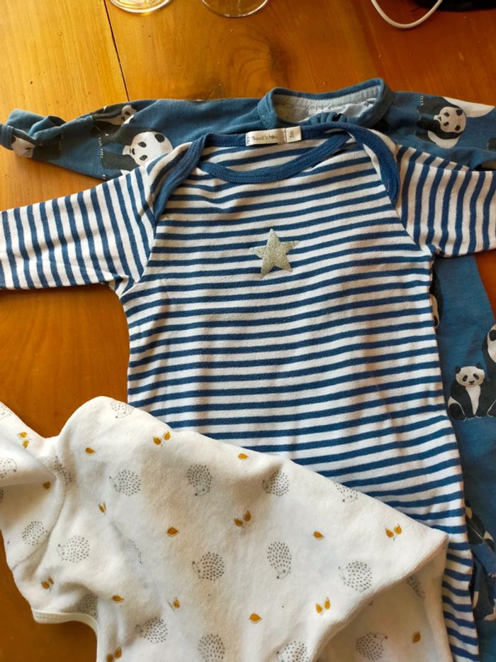 Lot de pyjamas - photo numéro 2