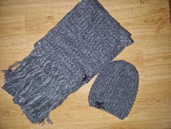 Ensemble Bonnet et écharpe Le temps des cerises NEUF
