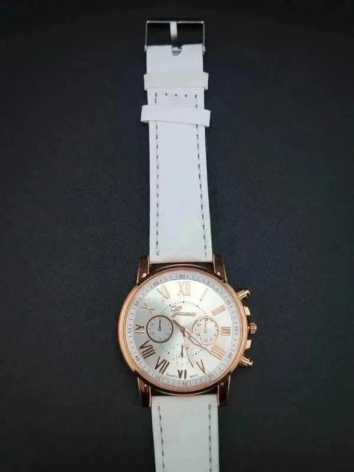Montre blanche, style classique vintage - photo numéro 3