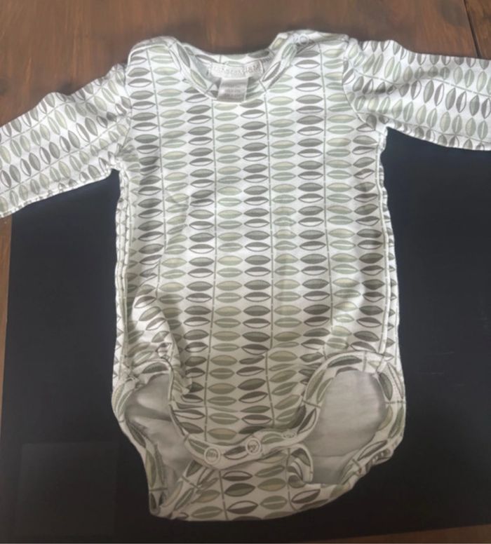 lot de 6 bodies taille 1 mois - photo numéro 2