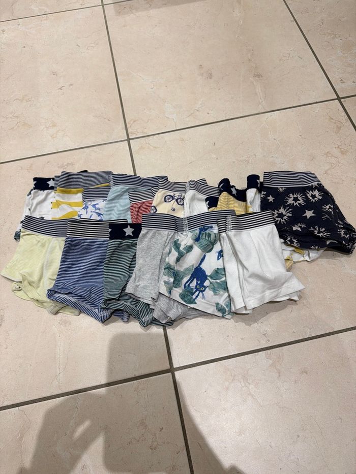 Lot de 16 caleçons petit bateau 8 ans