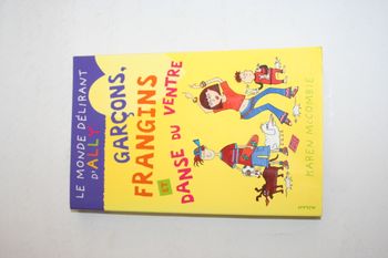 Le monde délirant d'Ally, tome 5, "Garçons, Frangins et danse du ventre" de Karen MCCombie