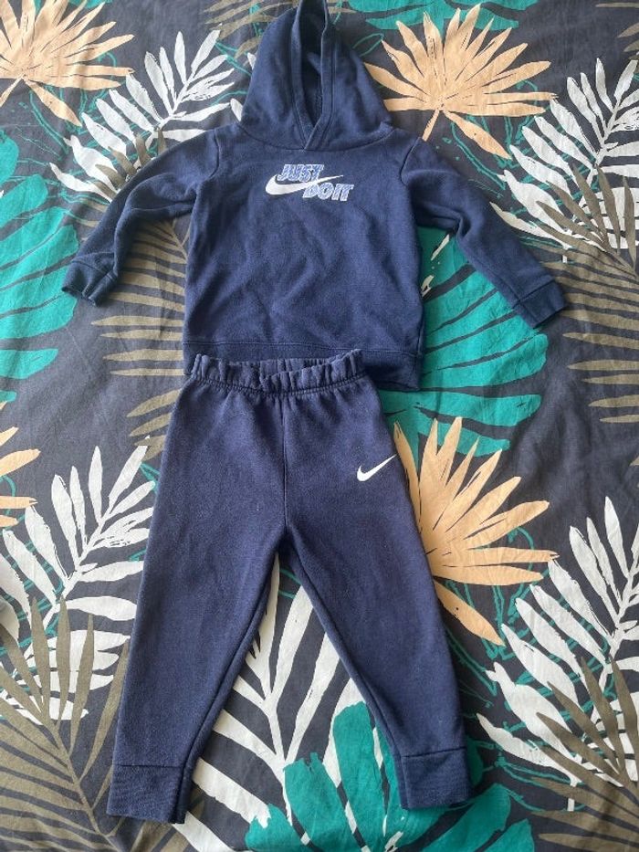 Ensemble nike