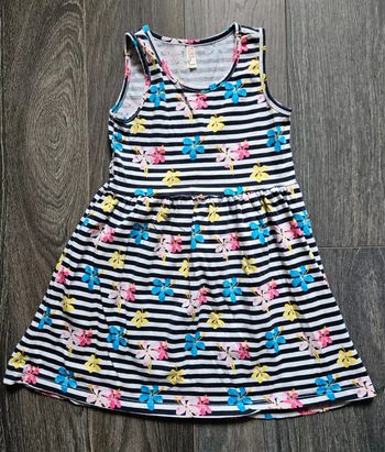 Robe Rayures et Fleurs Defacto Taille 6/7 ans 🌺