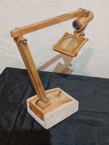 Lampe de précision artisanale 