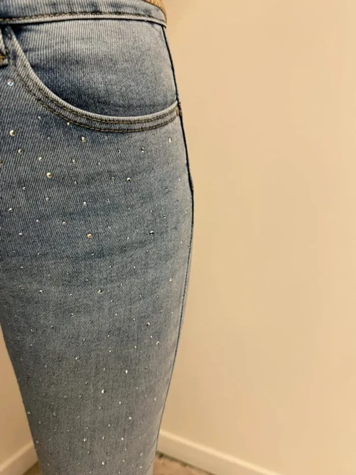 Jeans à strass - photo numéro 3