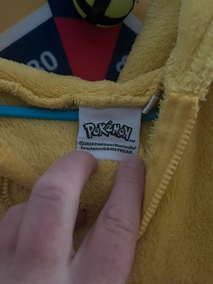 Pokémon combinaison taille 14 ans - photo numéro 4