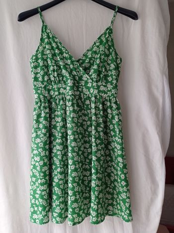 ROBE courte SHEIN Verte Fleurs Blanches