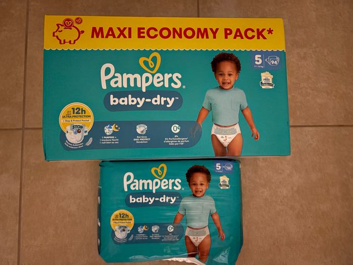 Couches Pampers Taille 5 Neuf
