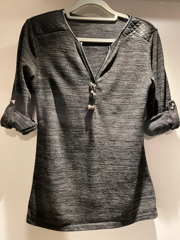 Pull léger bouton papillon taille 36 très bon état - photo numéro 5