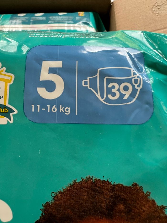 Couche taille 5 Pampers : 156 couches (4*39) - photo numéro 3