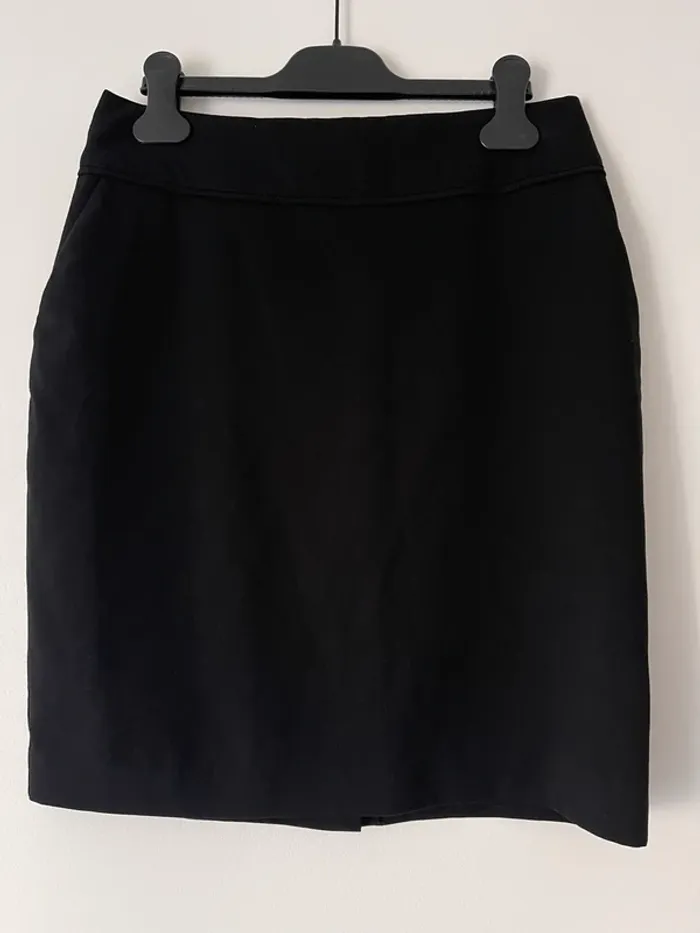Jupe noire classique H&M taille 38 fendue style tailleur - photo numéro 2