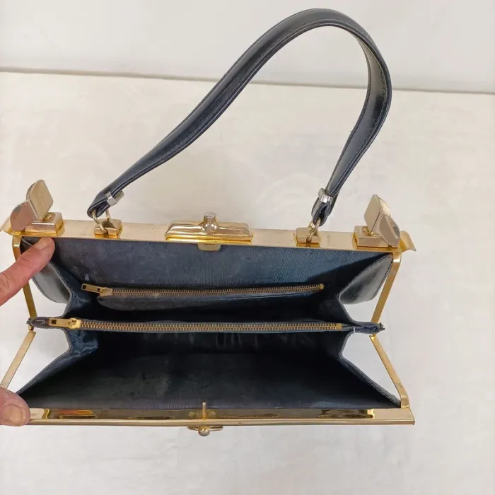 Sac à main vintage noir rigide style croco avec cadre doré - chic rétro S006 - photo numéro 6