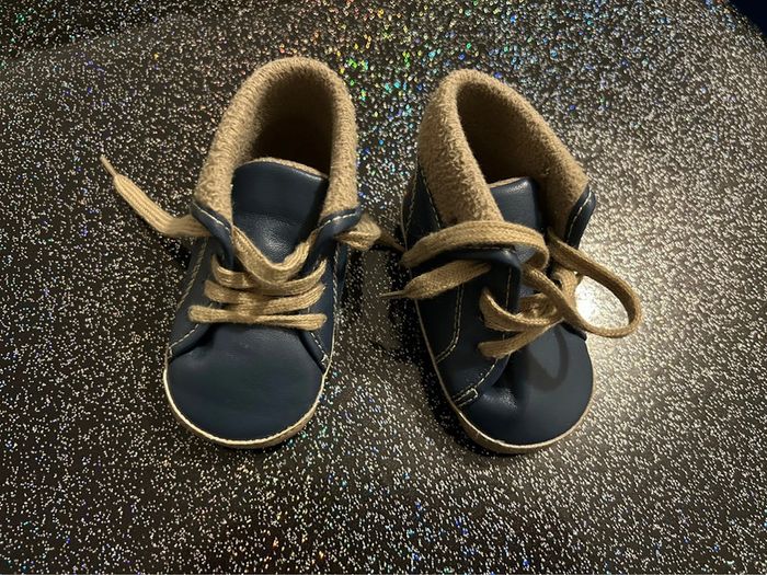 Petite paire de chaussures habillées taille 20/21 bleu foncé