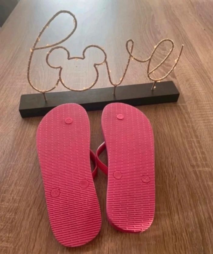 Très jolie paire de tong rose 🥰 pointure 37/38 - photo numéro 2