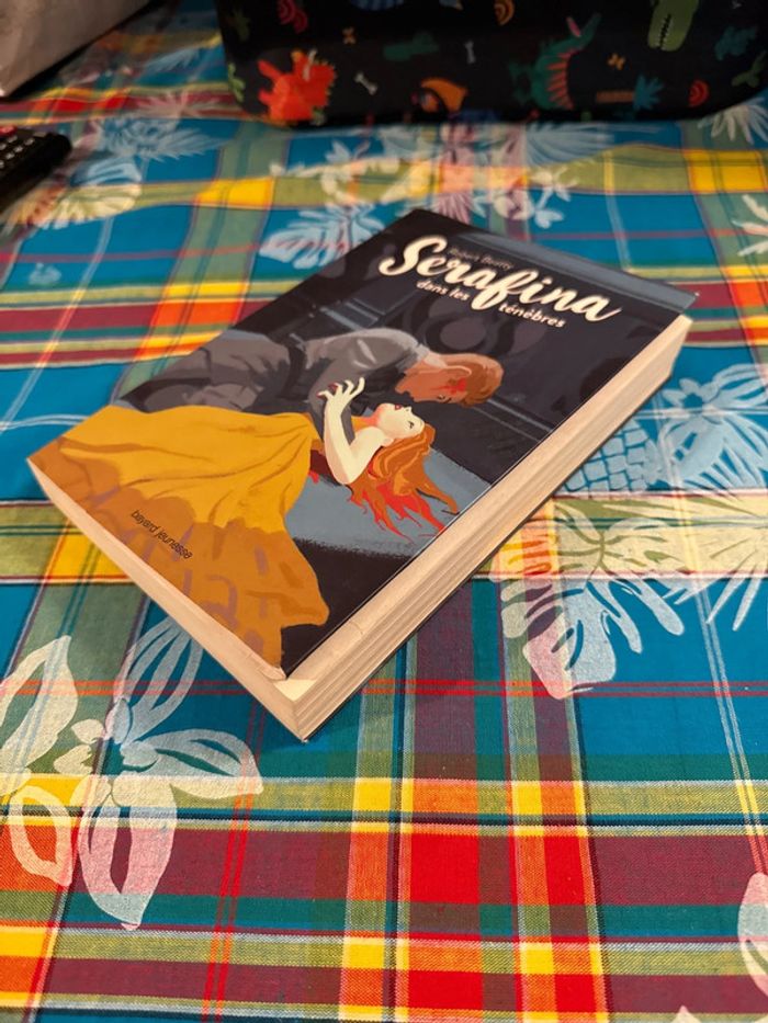 Livre Serafina dans les ténèbres - Robert Beatty - photo numéro 3