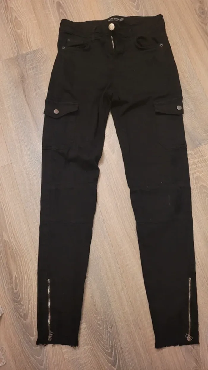 Jean Bershka taille 34 XS - photo numéro 2