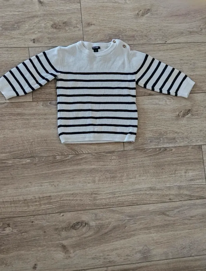 2 Pulls 12 mois - photo numéro 2