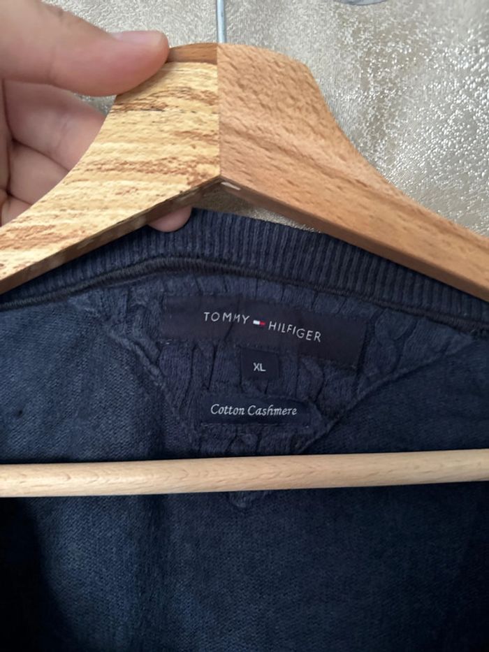 Pull col V Tommy Hilfiger – Taille XL – Coton & cachemire – Bleu marine - photo numéro 3