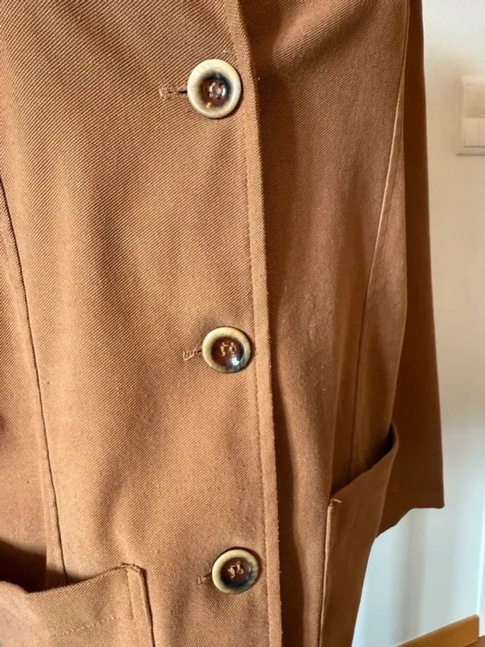 Veste légère en très bon état marron / camel taille 46-48 chiffons de femme - photo numéro 4
