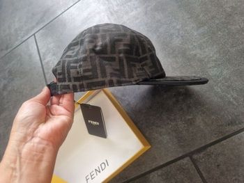 Casquette Fendi NEUVE