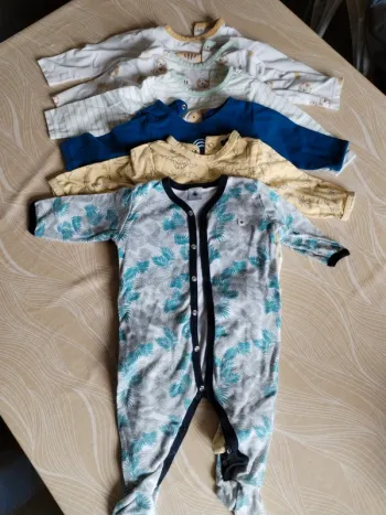 Lot 6 pyjamas été 9 mois
