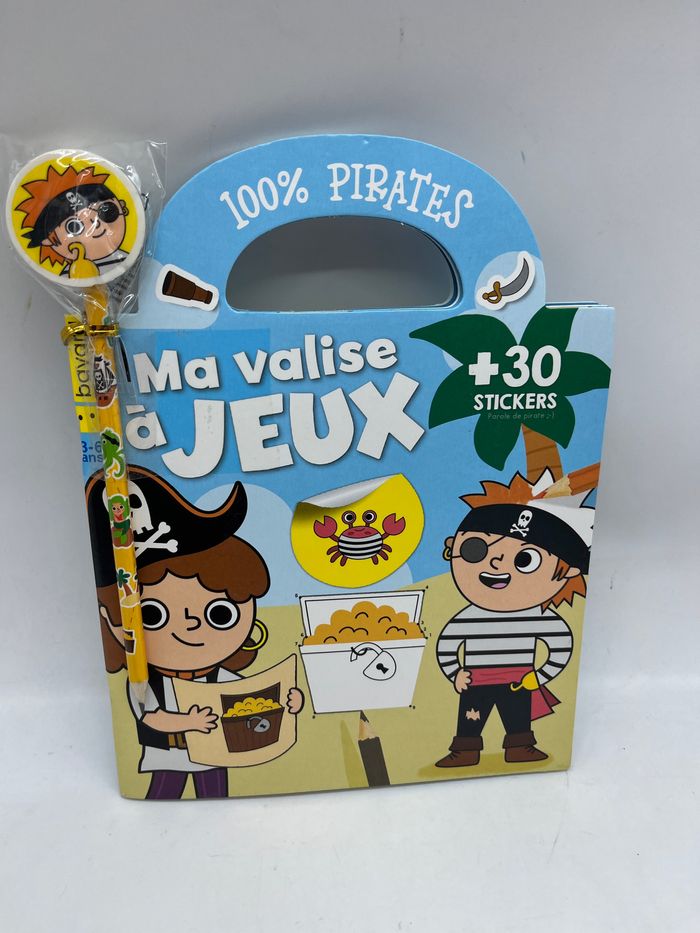 Livre d’activité Magazine Ma valise à jeux spécial  Pirate avec crayon Neuf