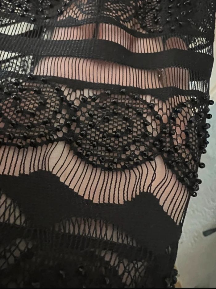 Robe dentelle noire brodée perles rocailles taille 34 - BCBGmaxazria - photo numéro 3