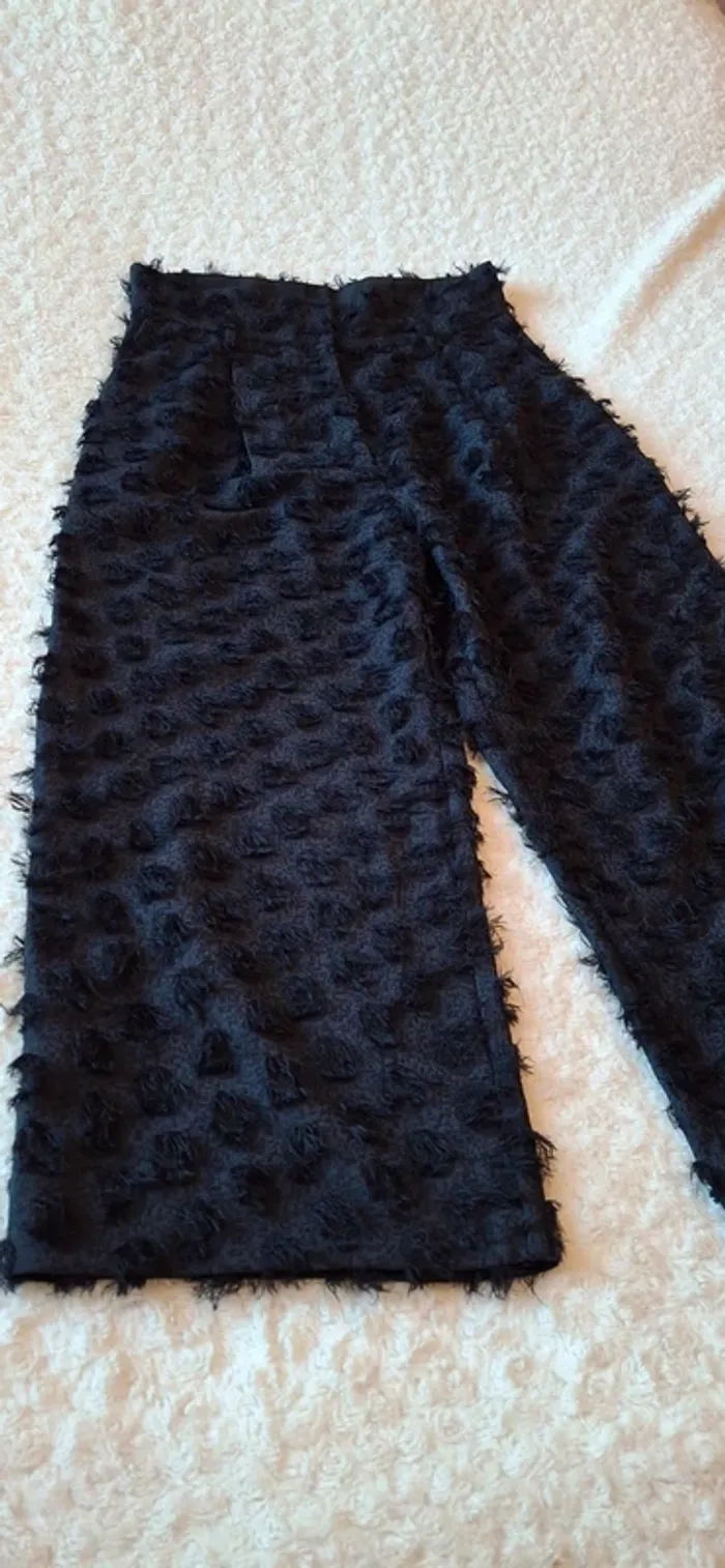 Beau pantalon noir taille haute jambes large à ponpons - photo numéro 3