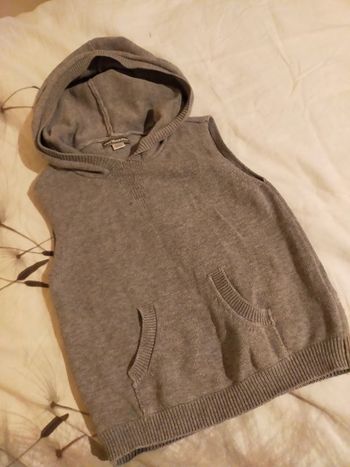 Pull à capuche sans manches