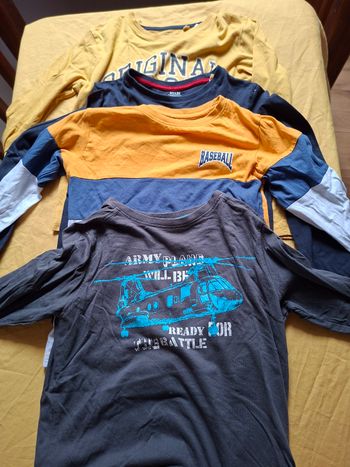 4 T.shirt manches longues 10ans 
