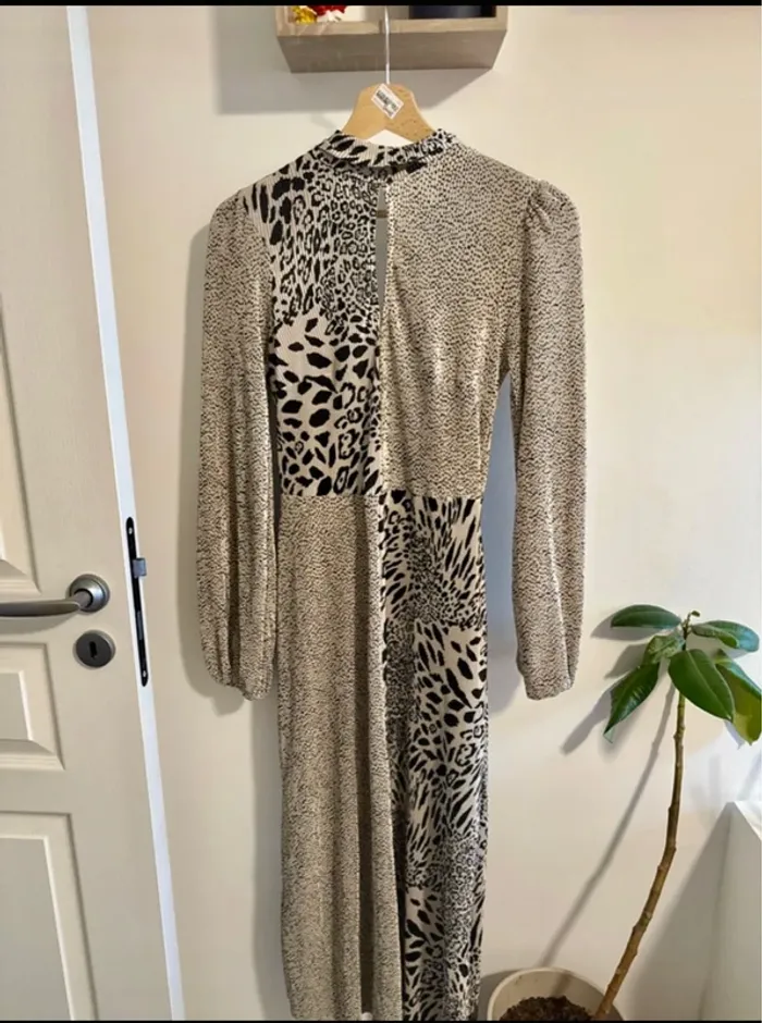 Robe dos nu léopard manche longue asos