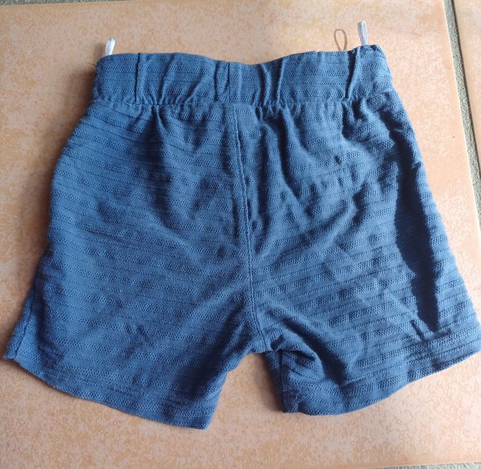 Short bleu - photo numéro 2