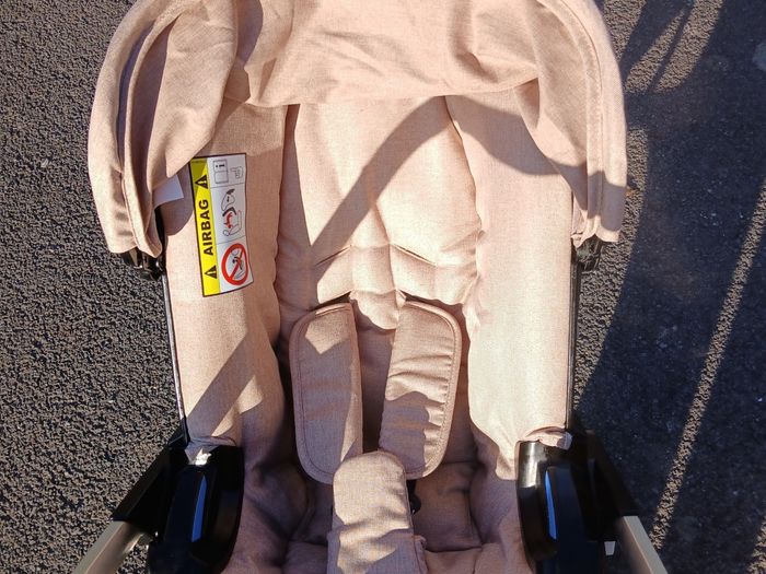 Poussette doona et base isofix - photo numéro 7