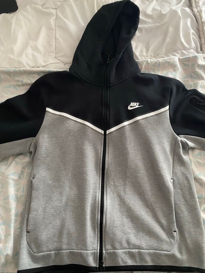 Nike tech - photo numéro 2