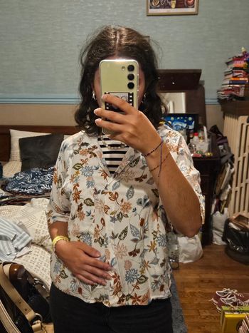 Chemise blanche à motif fleurie taille 36 pull & bear