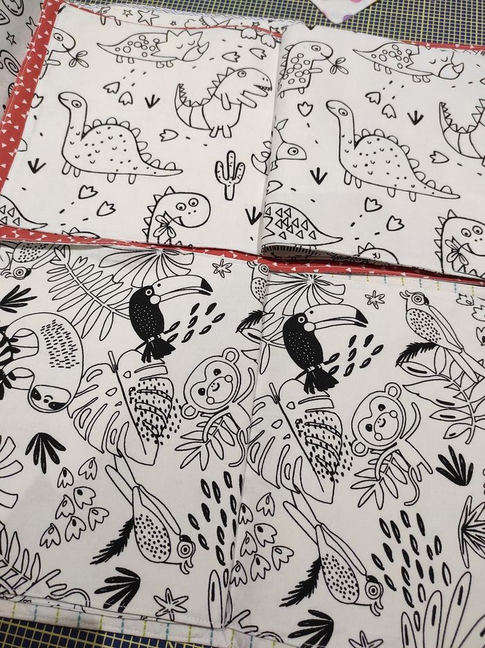 Livre de coloriage en tissu neuf - photo numéro 4