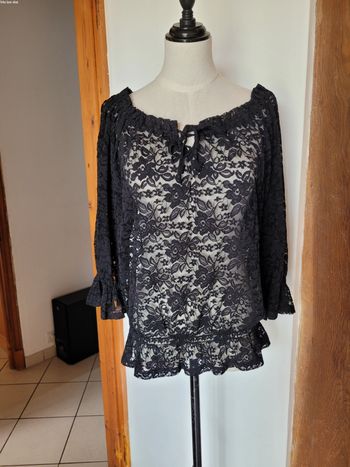 Blouse noir dentelle
