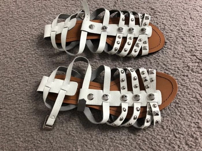 Sandales neuves taille 36 - photo numéro 2