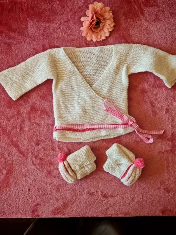 Fait main bébé cache cœur chausson