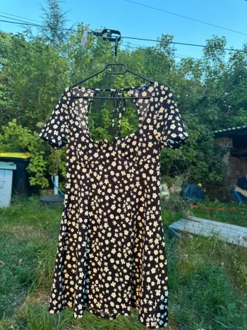 Robe d’été dos nu fleurie