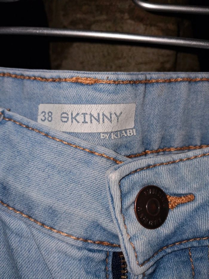 Jean skinny Kiabi taille 38 - photo numéro 3