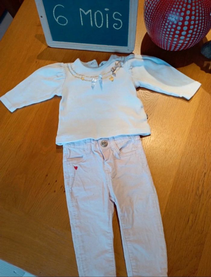 Ensemble pantalon IKKS et t-shirt manches longues taille 6 mois en très bon état